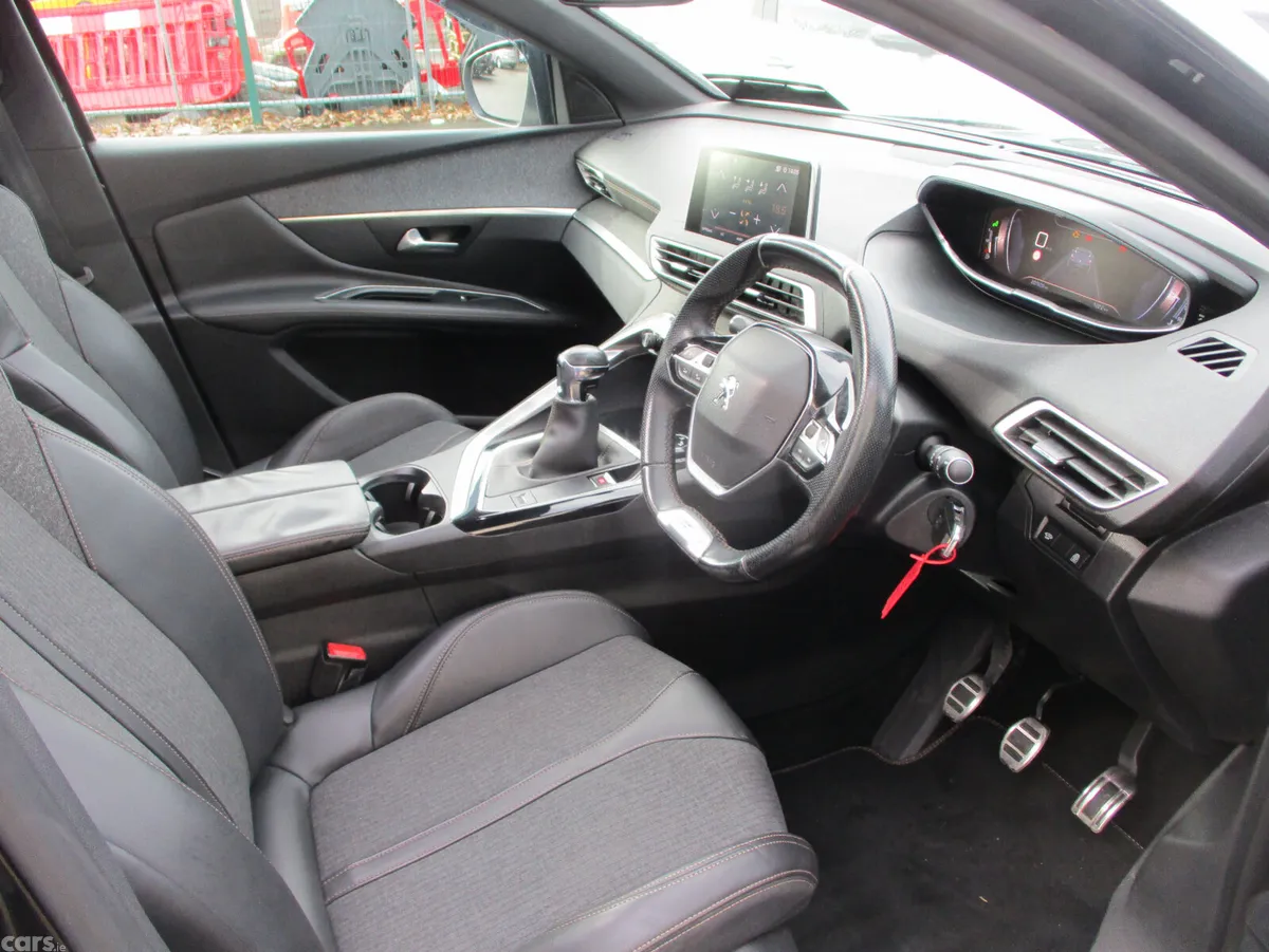 Peugeot 3008 MPV, Diesel, 2018, Black