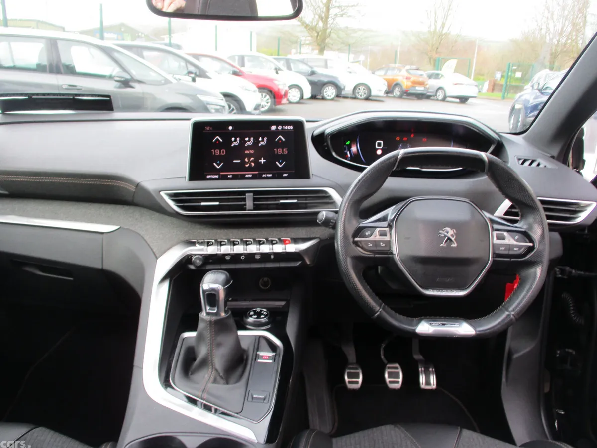 Peugeot 3008 MPV, Diesel, 2018, Black