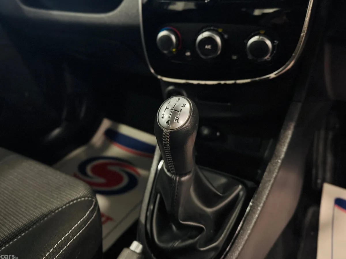 Renault Clio Hatchback, Petrol, 2016, Black