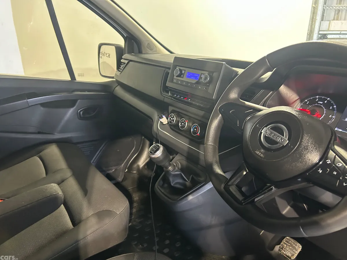 Nissan Primastar MPV, Diesel, 2022, White