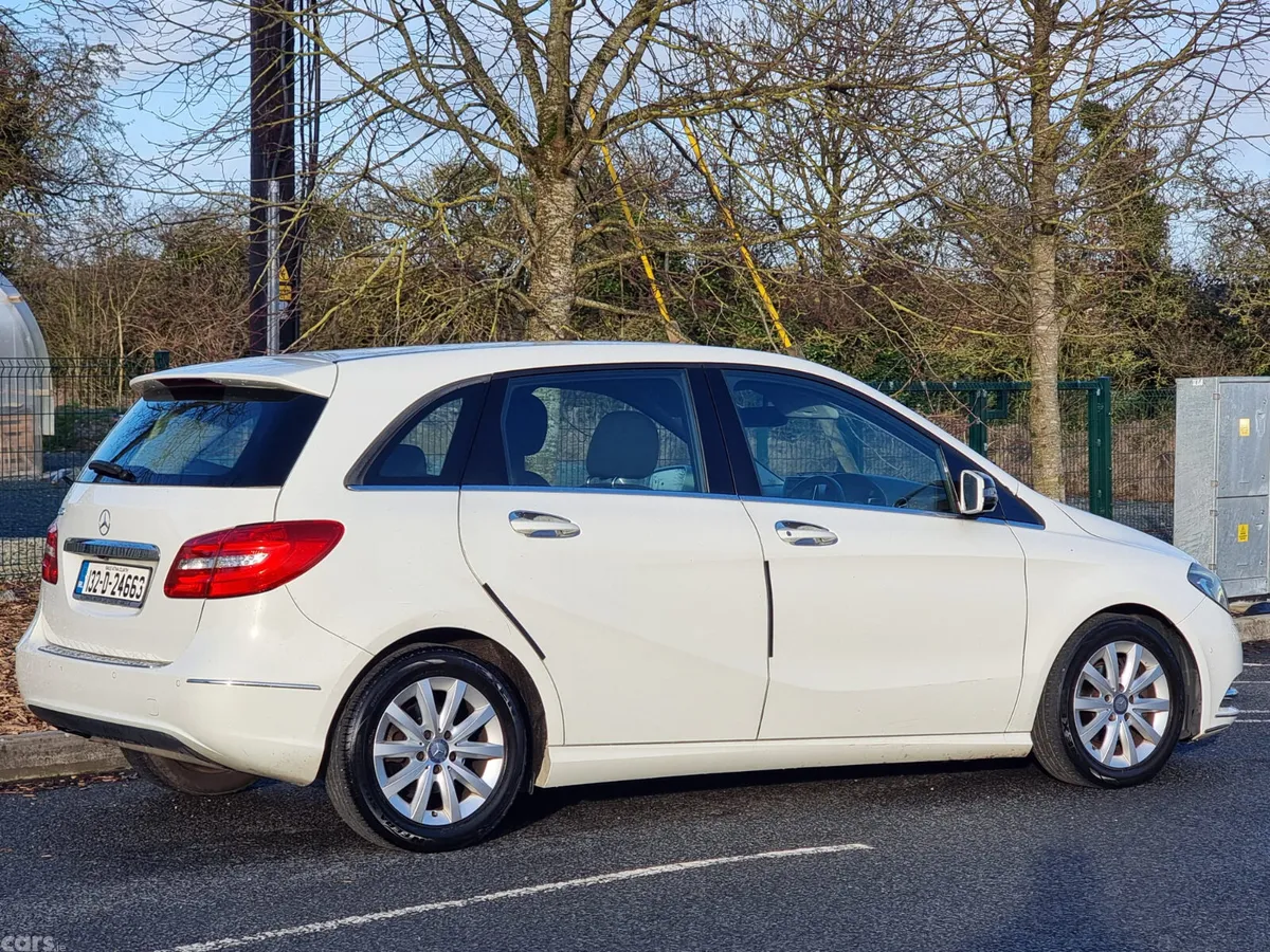 Mercedes-Benz B-Class MPV, Petrol, 2013, White