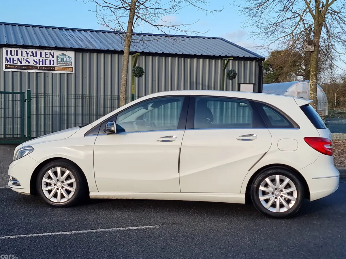 Mercedes-Benz B-Class MPV, Petrol, 2013, White