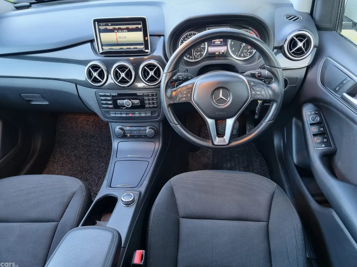 Mercedes-Benz B-Class MPV, Petrol, 2013, White