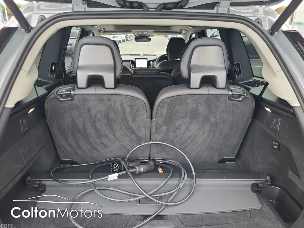 Volvo XC90 SUV, Petrol Plug-in Hybrid, 2025, Grey