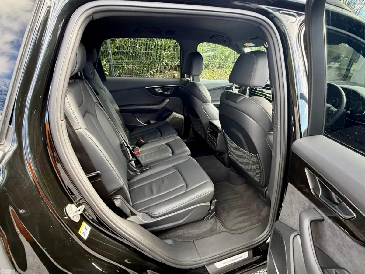 Audi Q7 SUV, Petrol Plug-in Hybrid, 2024, Black
