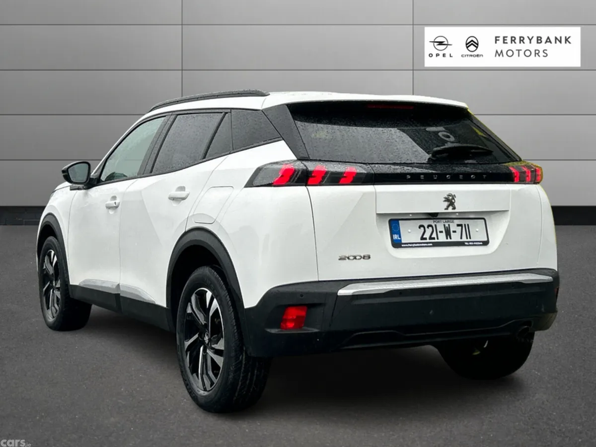 Peugeot 2008 MPV, Petrol, 2022, White