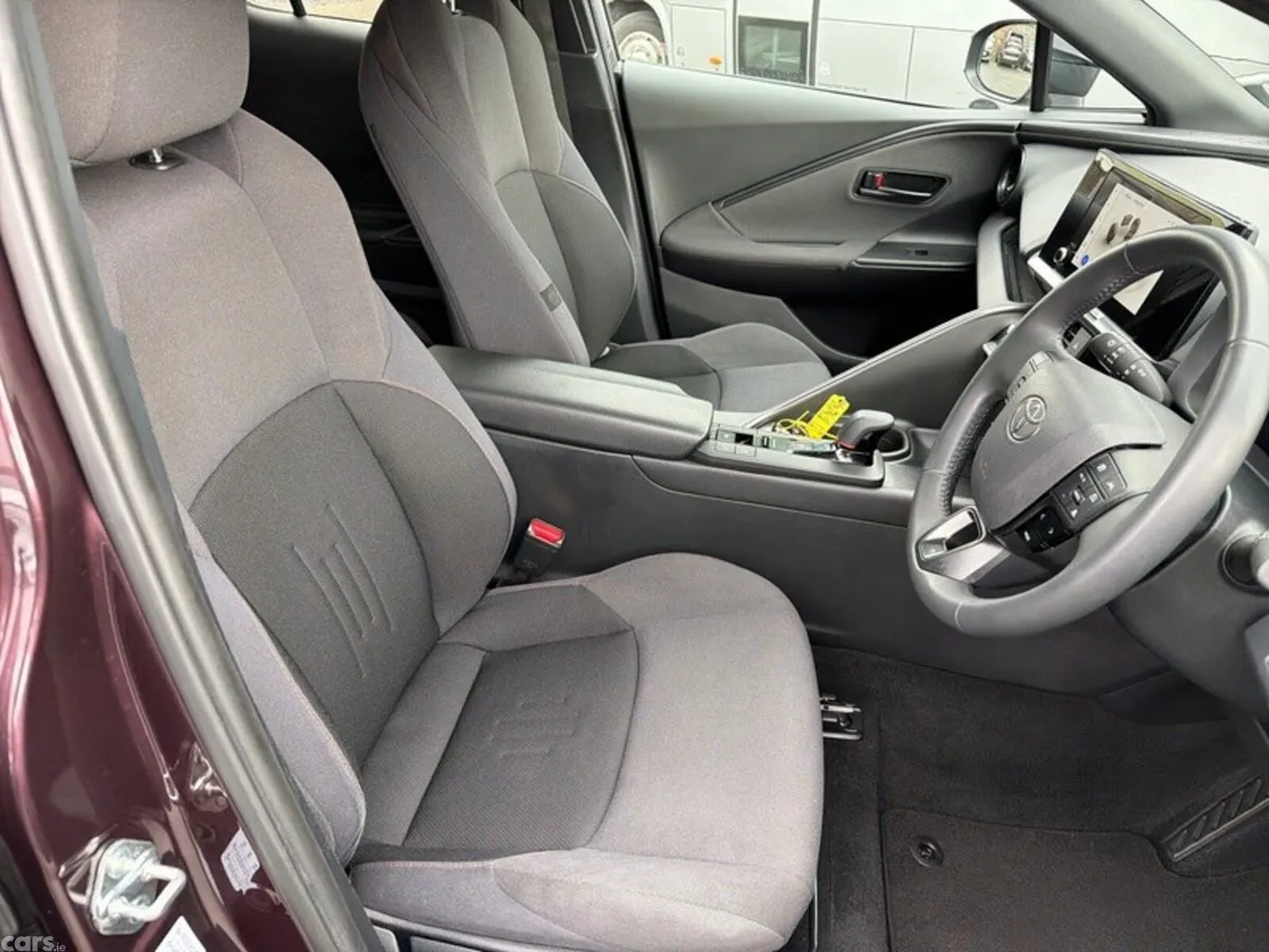 Toyota C-HR SUV, Petrol Hybrid, 2024, Purple
