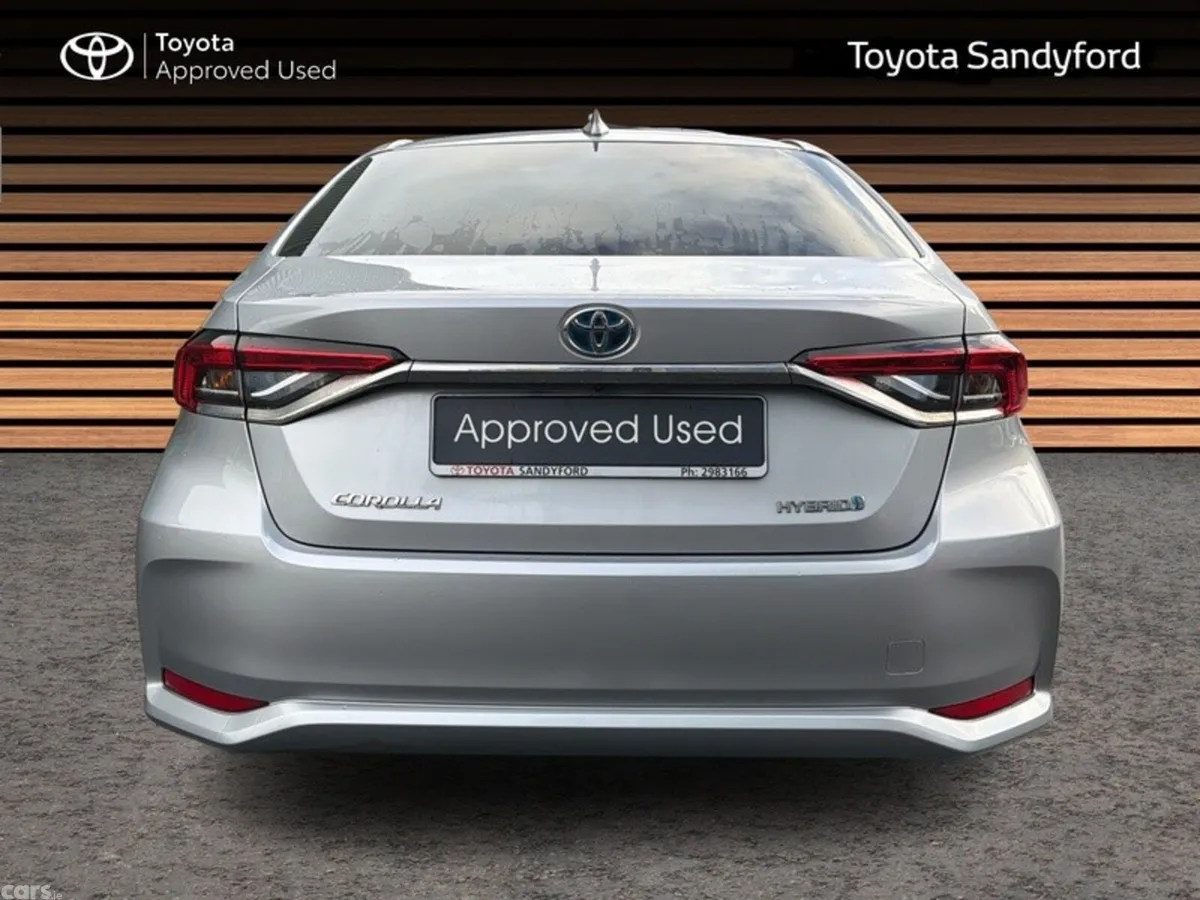 Toyota Corolla Saloon, Petrol Hybrid, 2025, Silver
