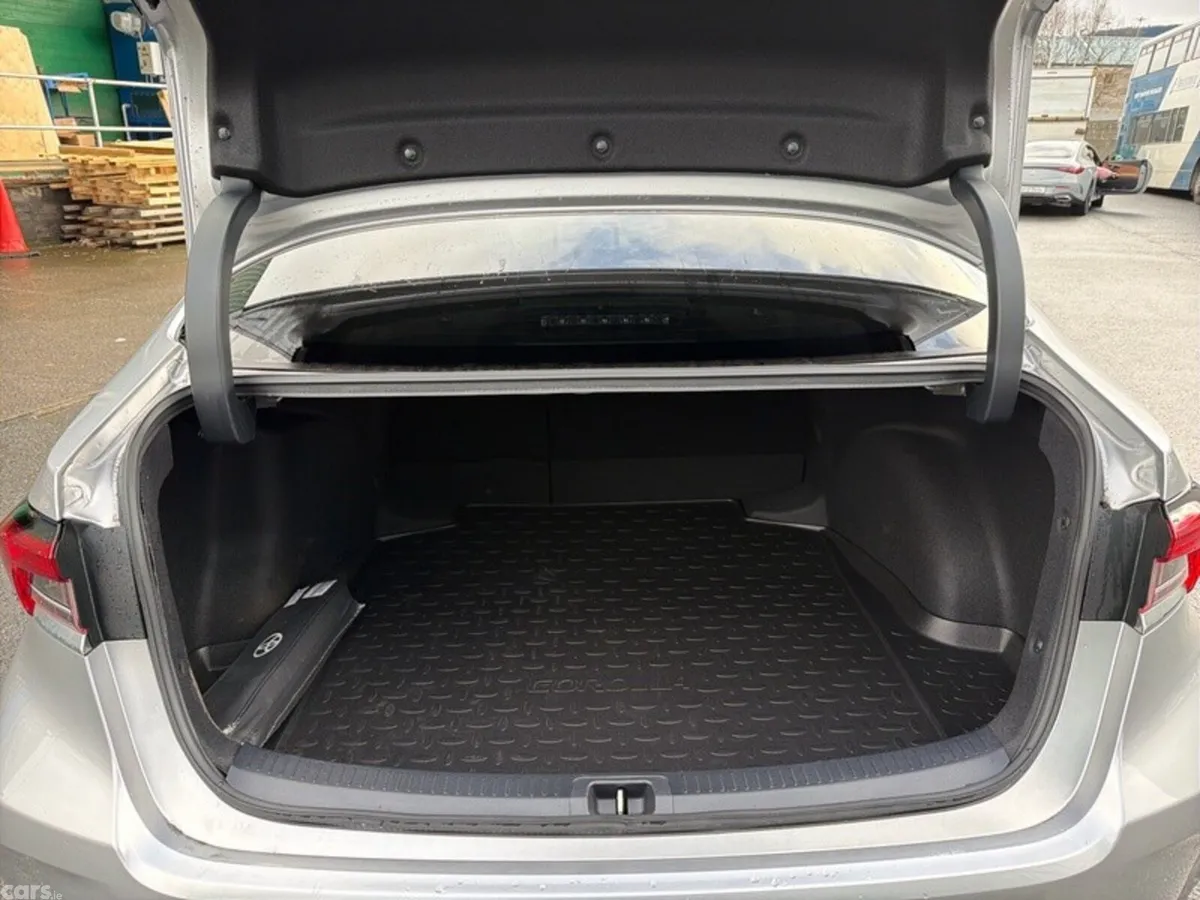 Toyota Corolla Saloon, Petrol Hybrid, 2025, Silver