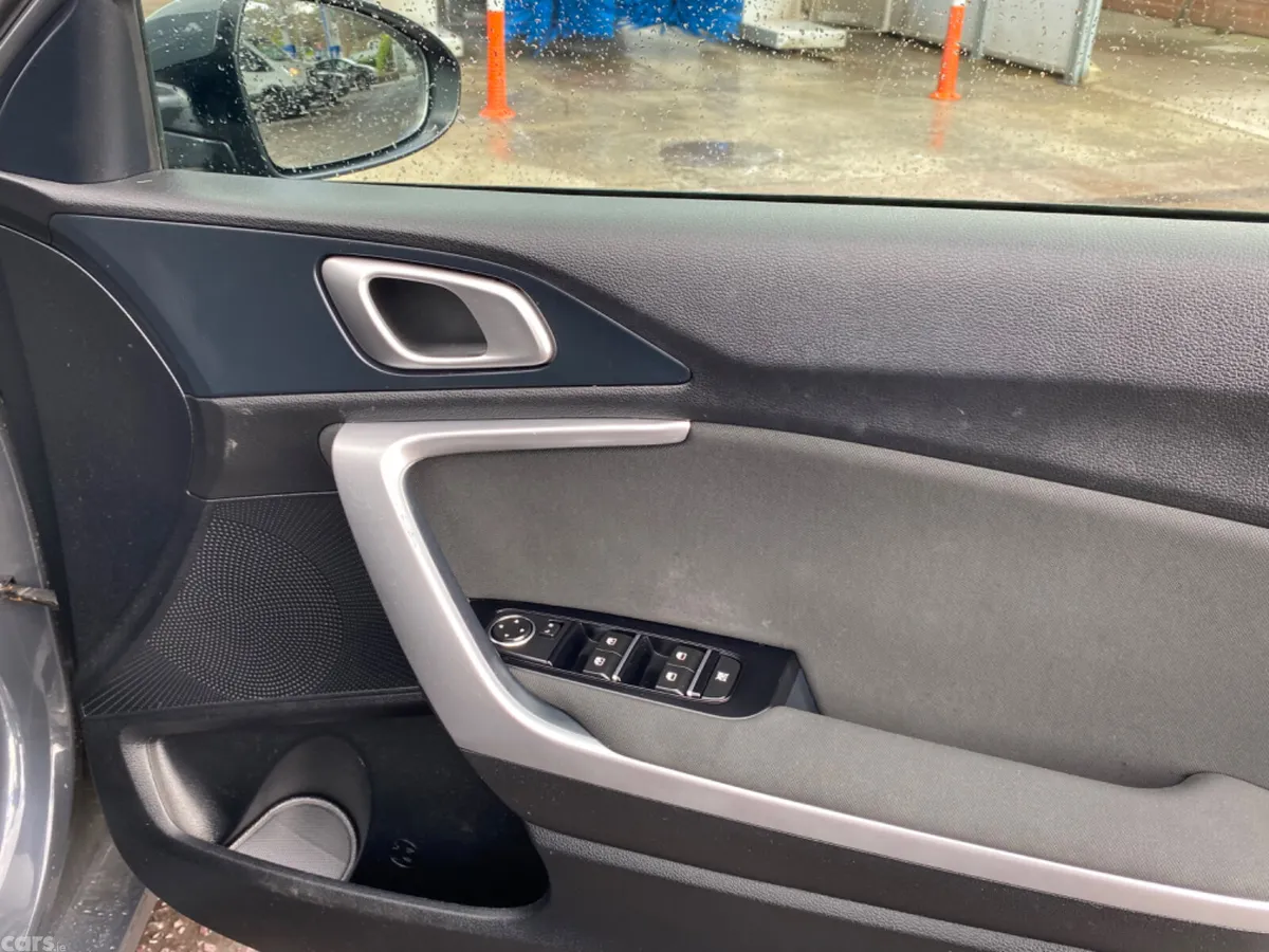 Kia Ceed Hatchback, Diesel Hybrid, 2024, Grey