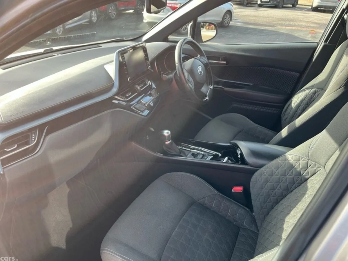 Toyota C-HR SUV, Petrol Hybrid, 2022, Grey