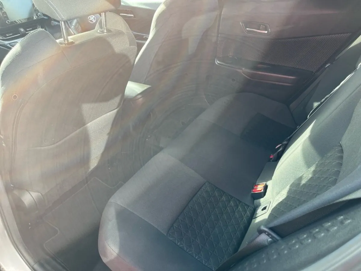 Toyota C-HR SUV, Petrol Hybrid, 2022, Grey