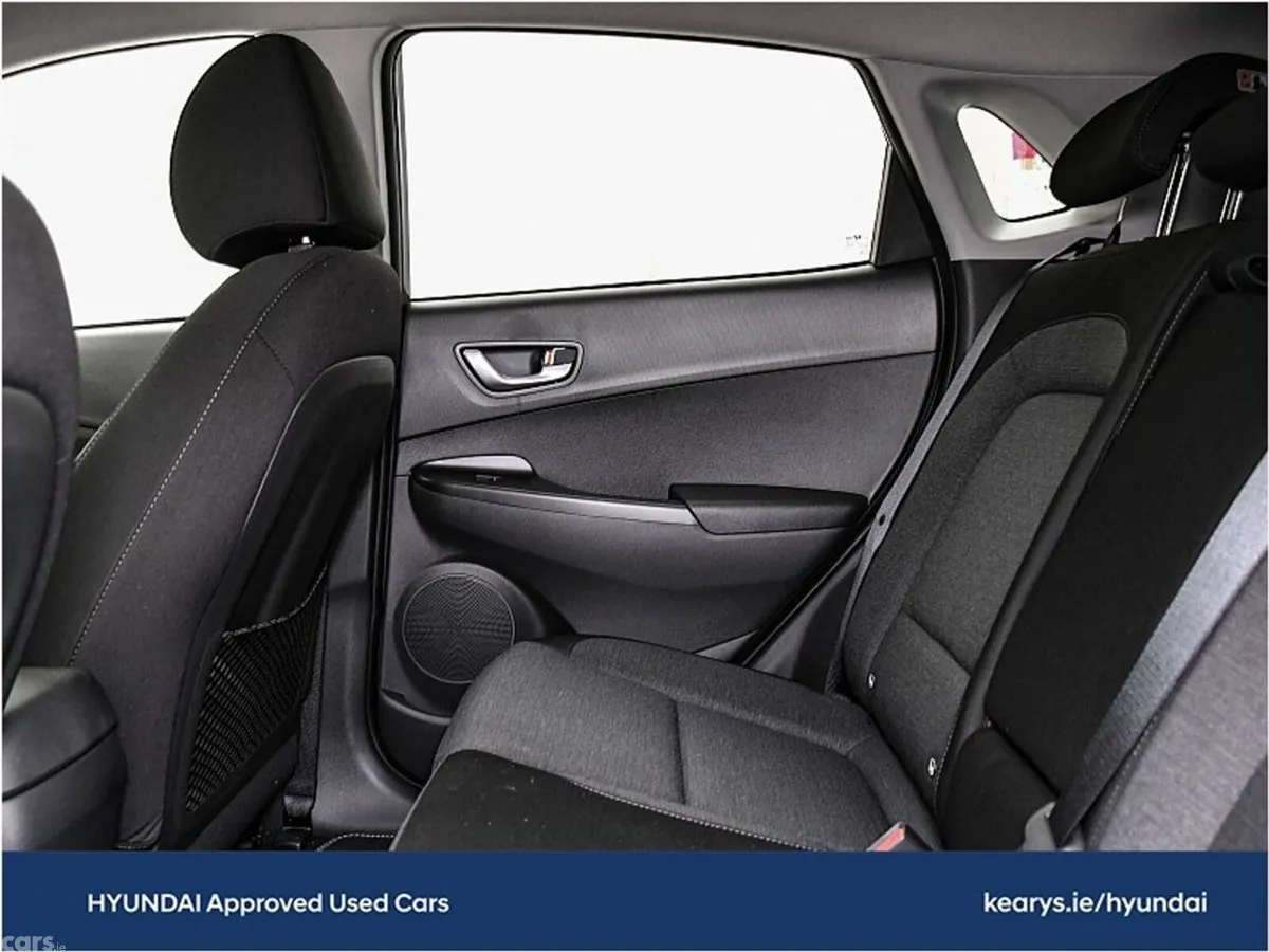 Hyundai KONA SUV, Electric, 2023, White