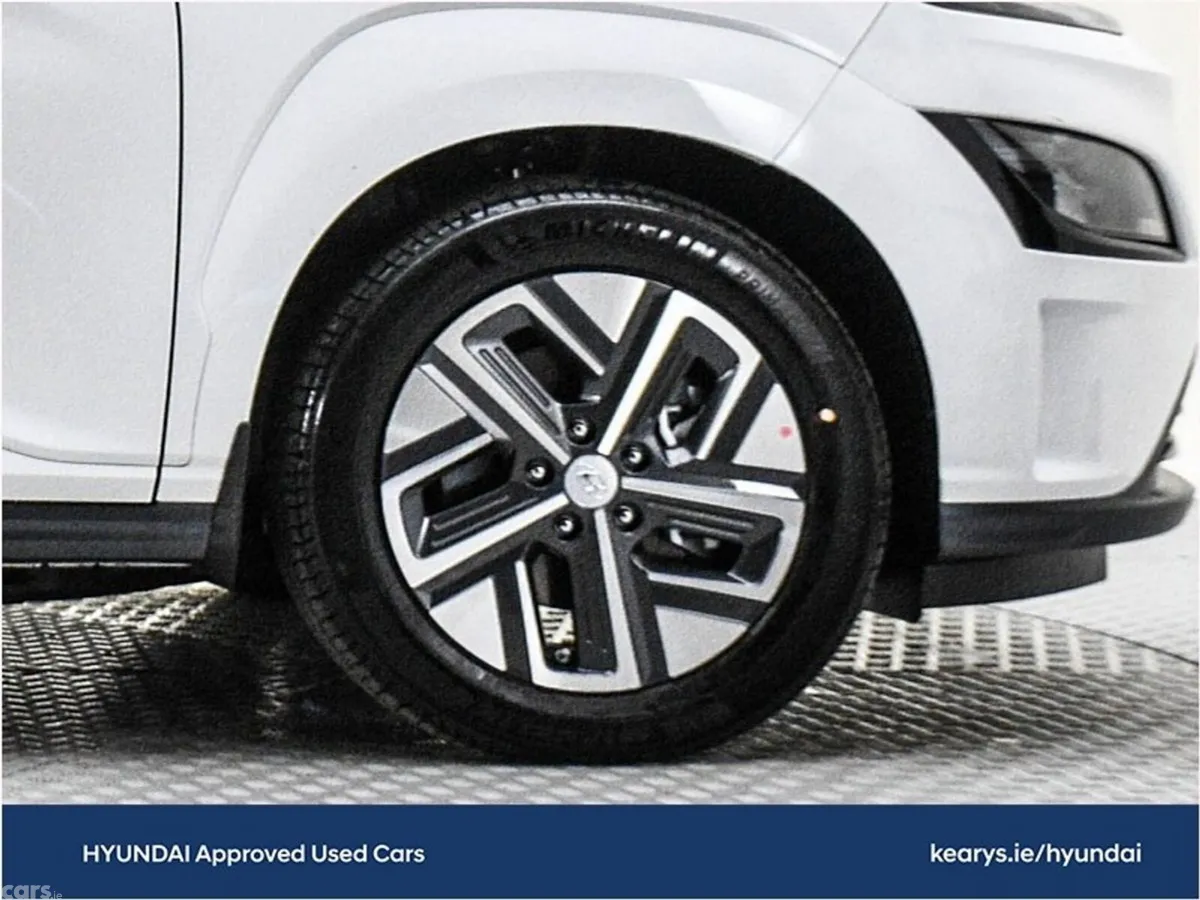 Hyundai KONA SUV, Electric, 2023, White