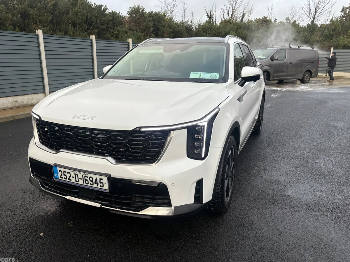 Kia Sorento SUV, Petrol Plug-in Hybrid, 2025, White