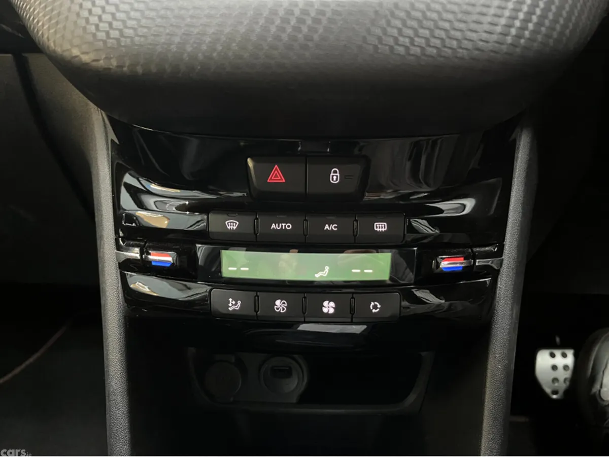 Peugeot 2008 SUV, Petrol, 2018, White