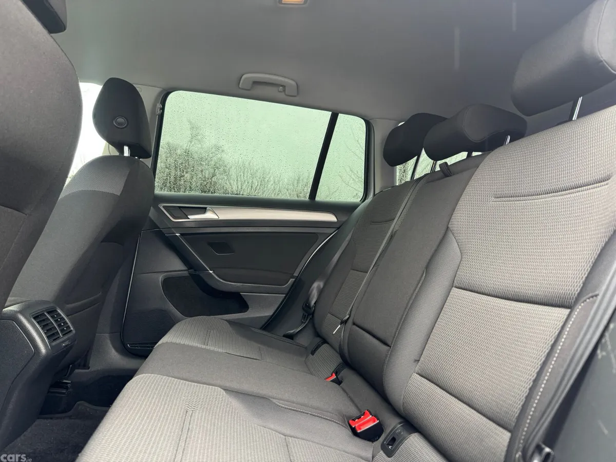Volkswagen Golf Estate, Diesel, 2016, Silver