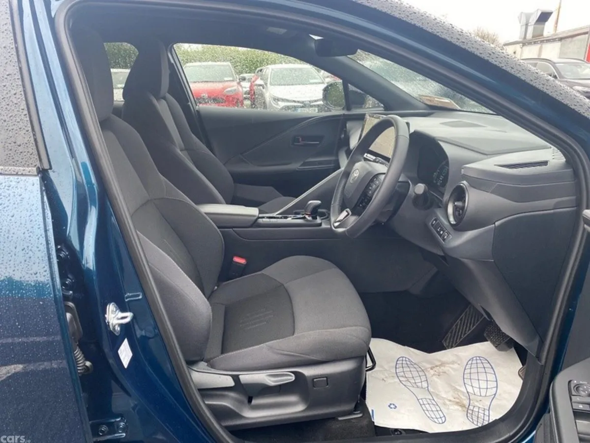 Toyota C-HR Hatchback, Petrol Plug-in Hybrid, 2025, Blue