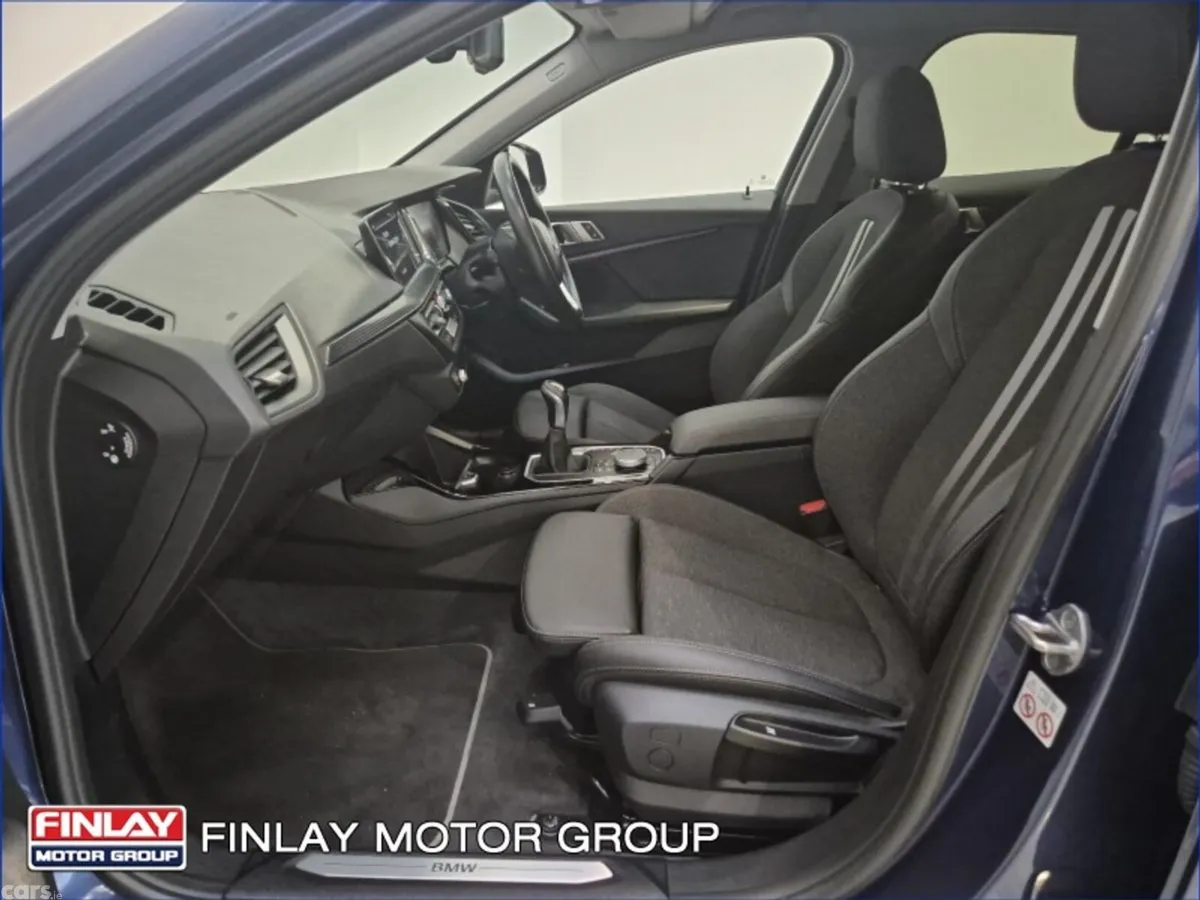 BMW 1-Series Hatchback, Diesel, 2023, Blue