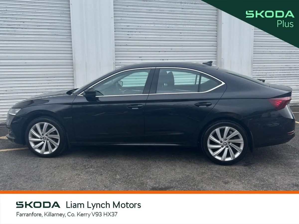 Skoda Octavia Saloon, Petrol, 2023, Black