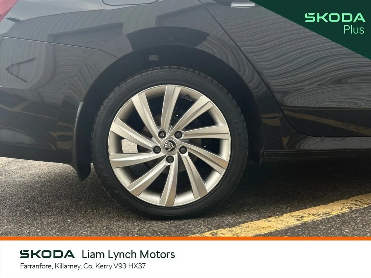 Skoda Octavia Saloon, Petrol, 2023, Black