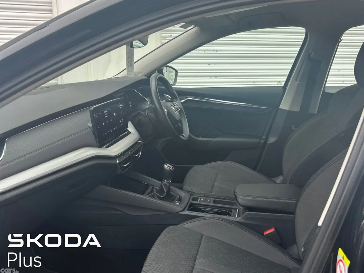 Skoda Octavia Saloon, Petrol, 2023, Black