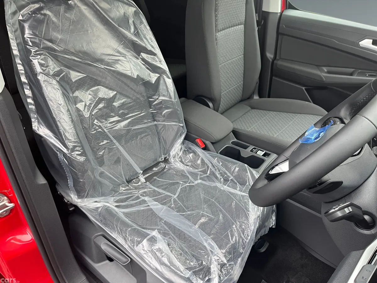 Ford Tourneo Connect MPV, Petrol Plug-in Hybrid, 2026, Red