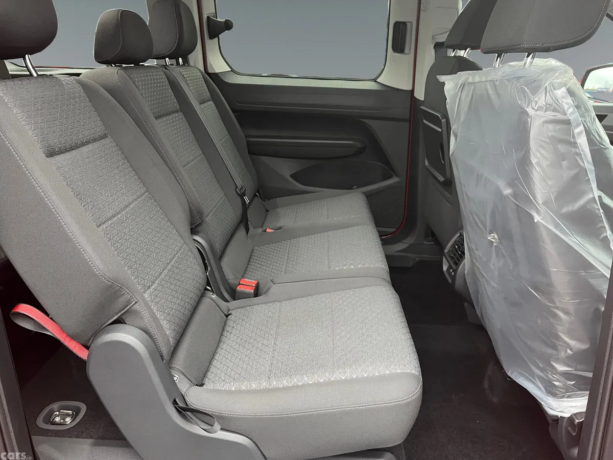 Ford Tourneo Connect MPV, Petrol Plug-in Hybrid, 2026, Red