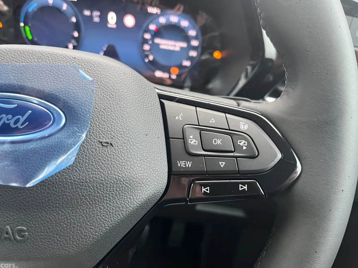 Ford Tourneo Connect MPV, Petrol Plug-in Hybrid, 2026, Red