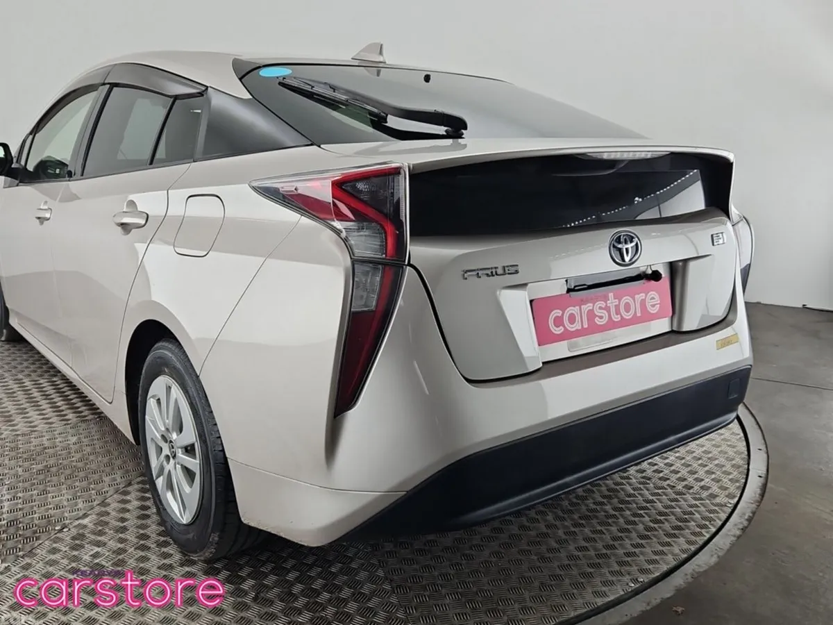 Toyota Prius Hatchback, Petrol Hybrid, 2018, Gold