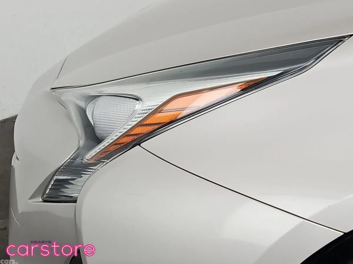 Toyota Prius Hatchback, Petrol Hybrid, 2018, Gold