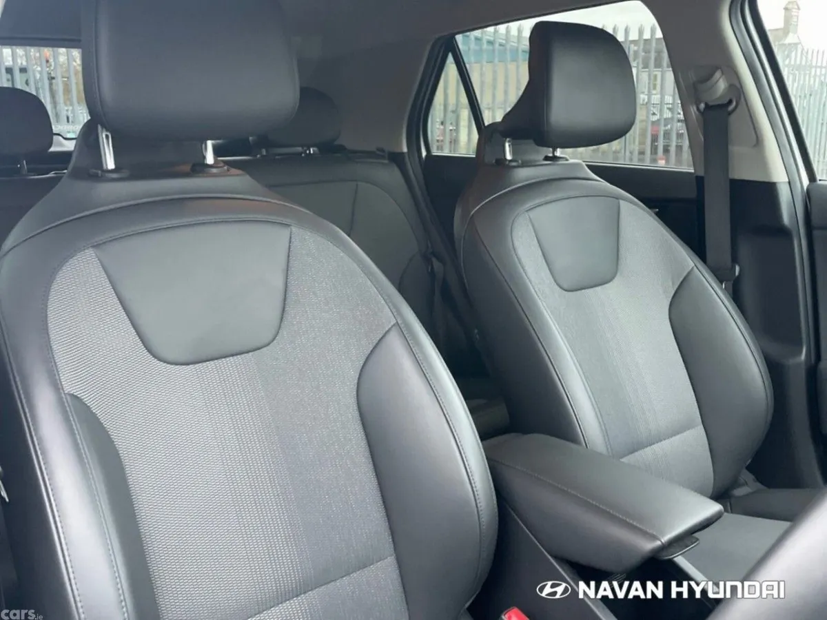 Kia Niro SUV, Petrol Hybrid, 2023, White