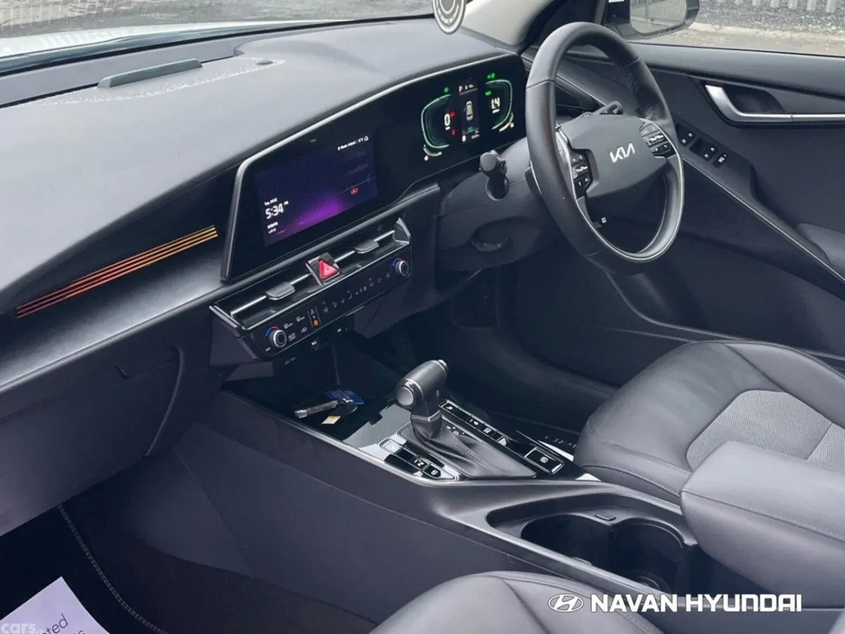 Kia Niro SUV, Petrol Hybrid, 2023, White