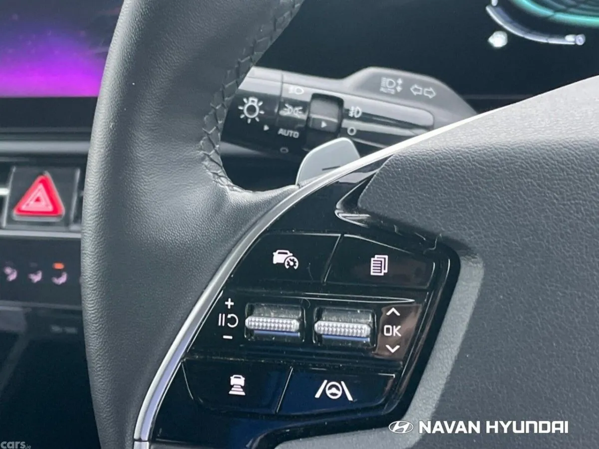 Kia Niro SUV, Petrol Hybrid, 2023, White