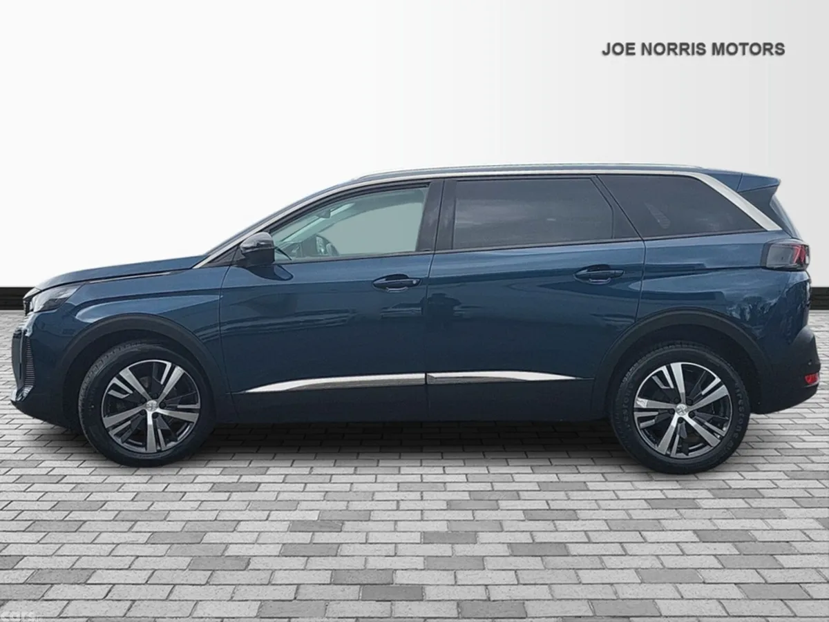 Peugeot 5008 MPV, Diesel, 2022, Blue