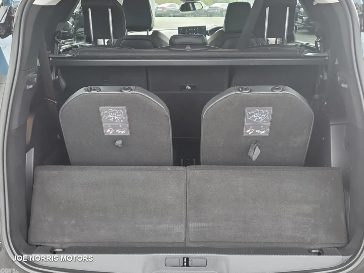 Peugeot 5008 MPV, Diesel, 2022, Blue