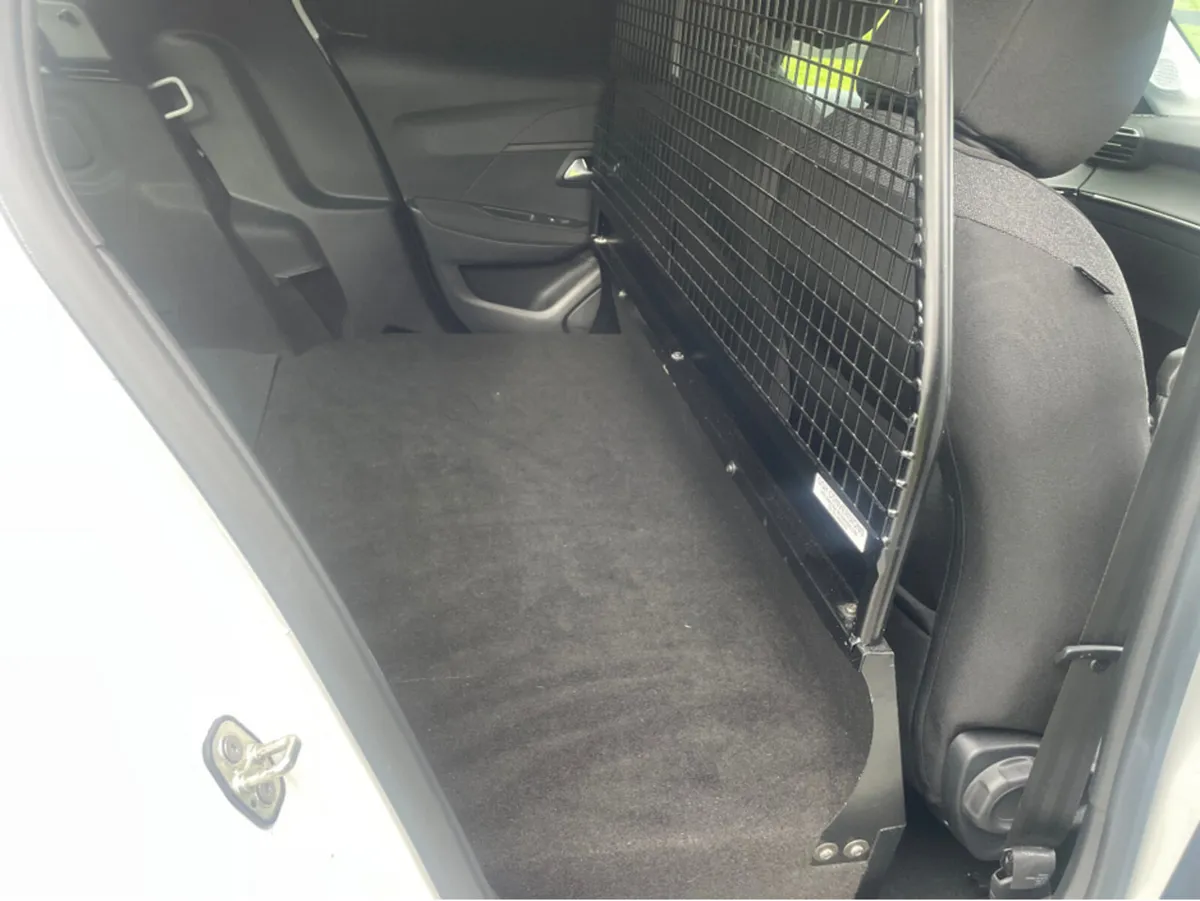 Peugeot 208 Van, Petrol, 2022, White
