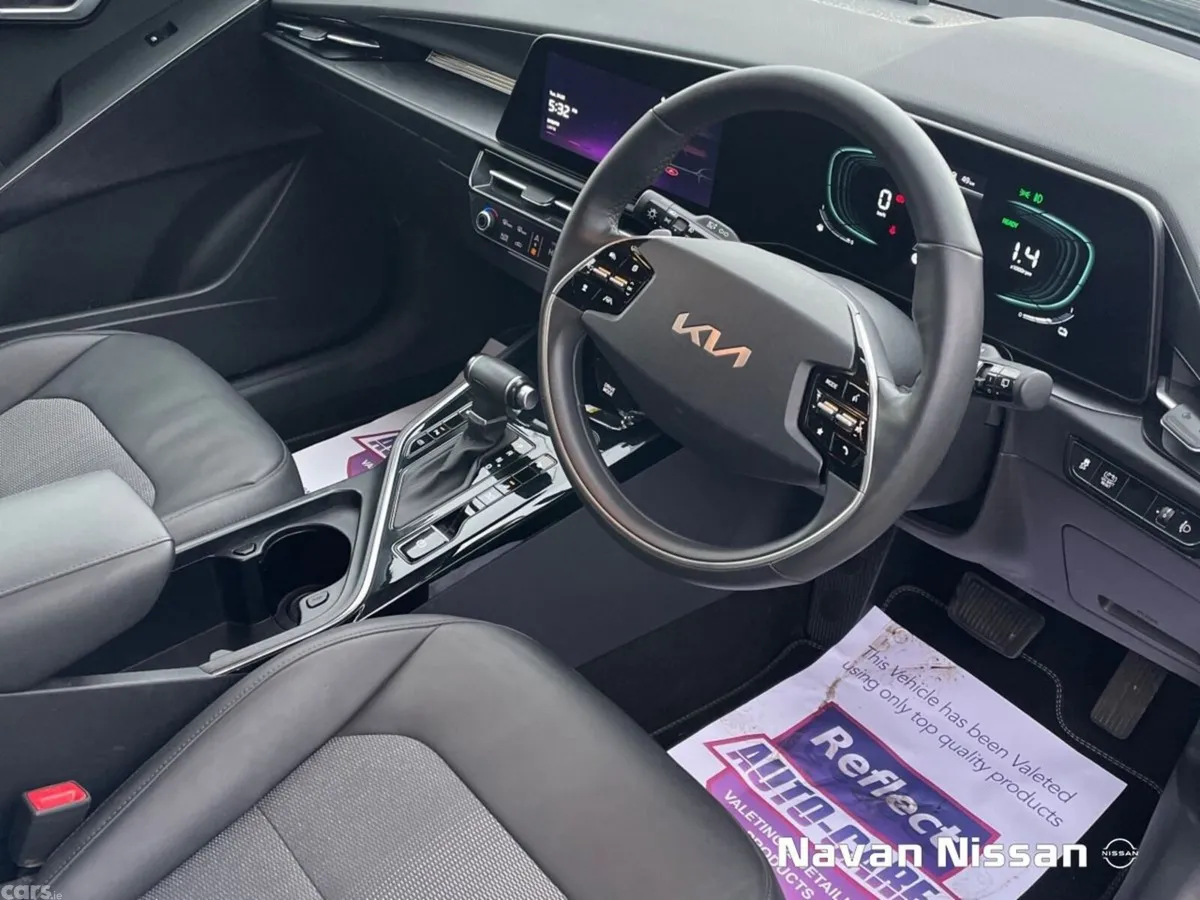 Kia Niro SUV, Petrol Hybrid, 2023, White