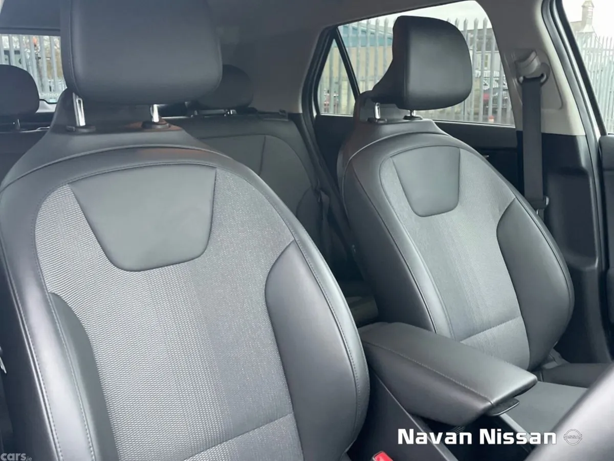 Kia Niro SUV, Petrol Hybrid, 2023, White