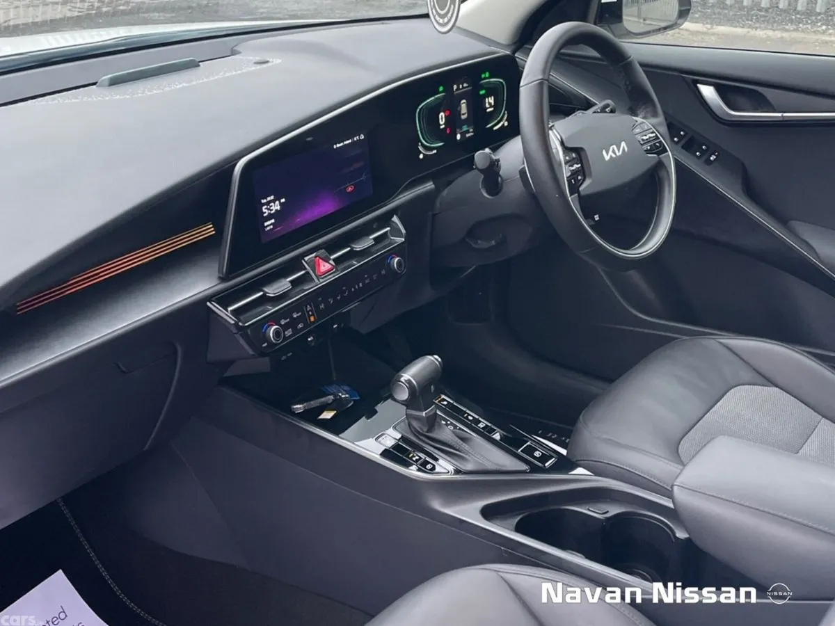 Kia Niro SUV, Petrol Hybrid, 2023, White