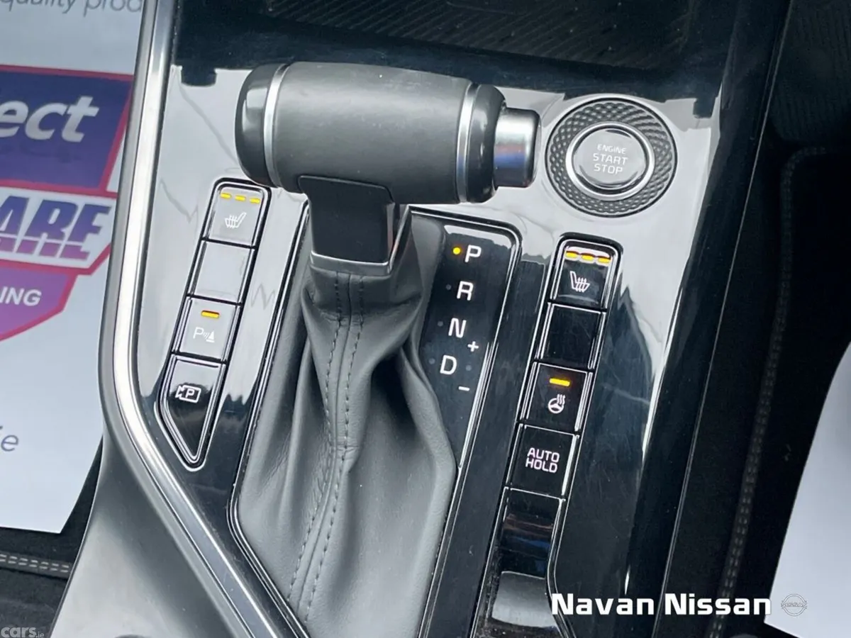 Kia Niro SUV, Petrol Hybrid, 2023, White