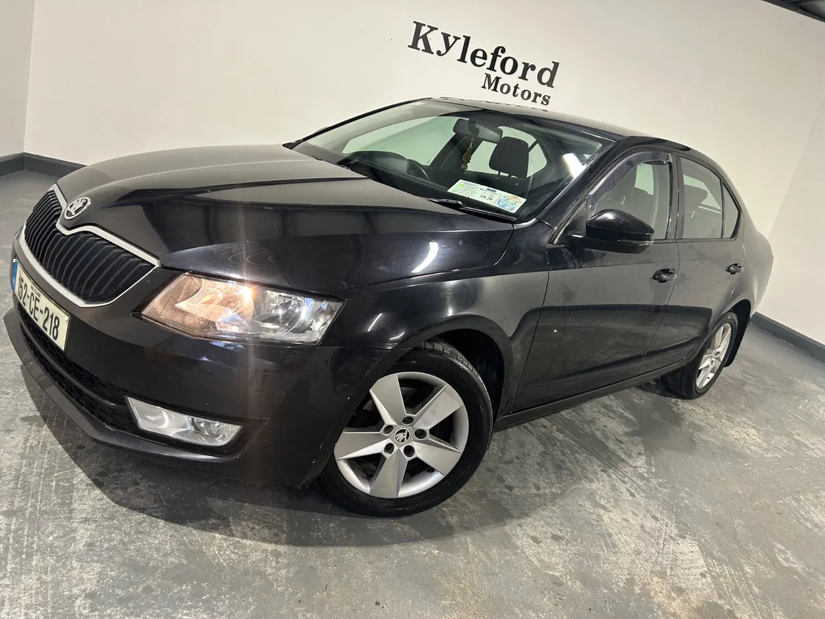 Skoda Octavia Saloon, Diesel, 2015, Black