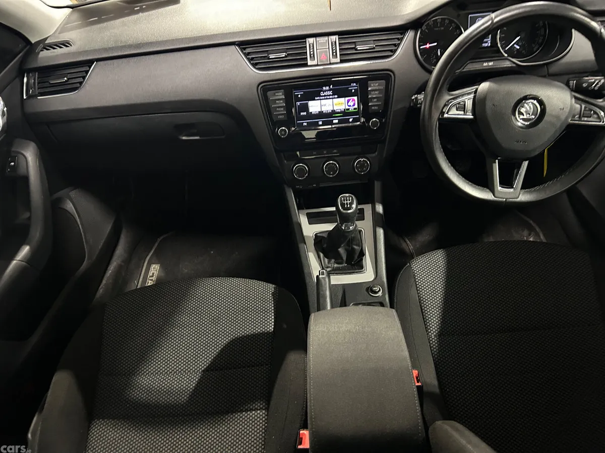 Skoda Octavia Saloon, Diesel, 2015, Black