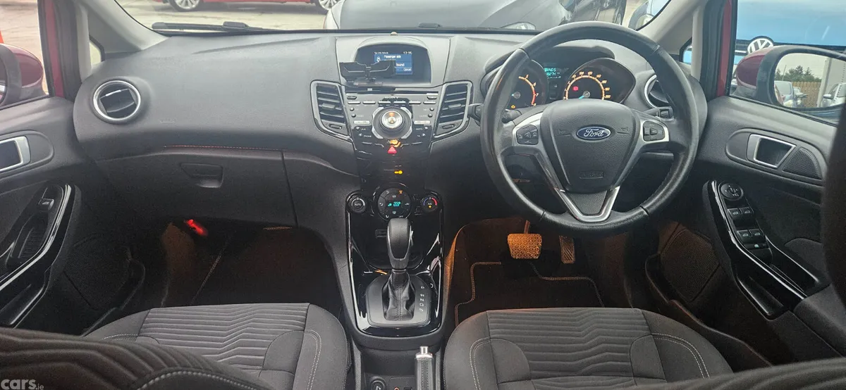 Ford Fiesta Hatchback, Petrol, 2015, Red