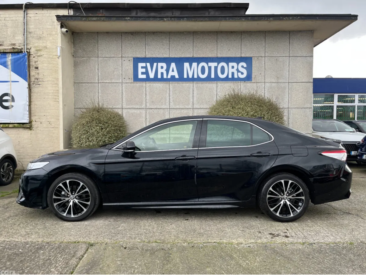 Toyota Camry Saloon, Petrol Hybrid, 2020, Black