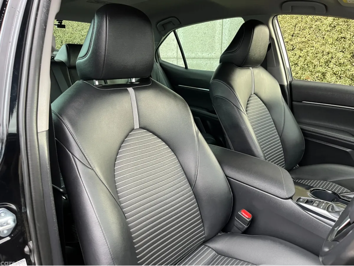 Toyota Camry Saloon, Petrol Hybrid, 2020, Black