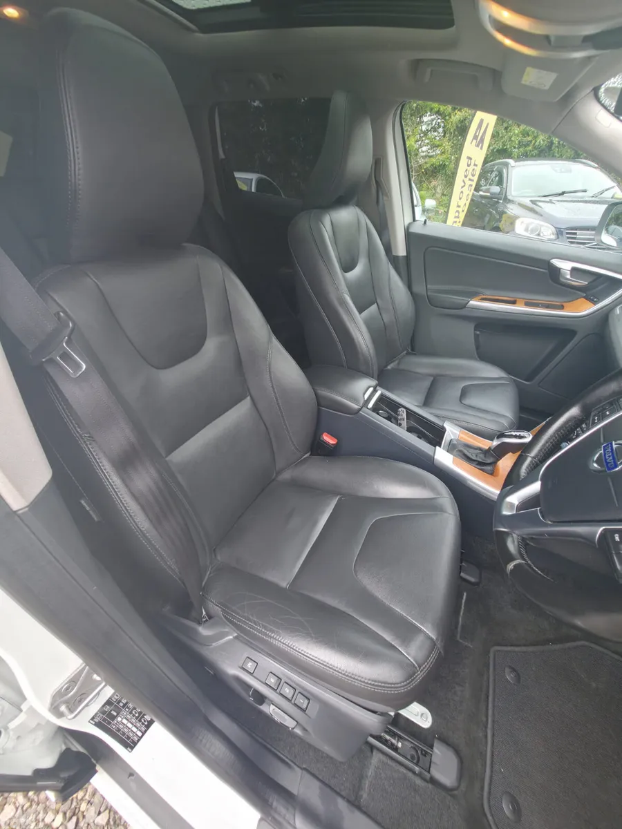 Volvo XC60 SUV, Diesel, 2016, White