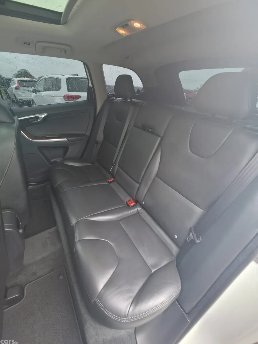 Volvo XC60 SUV, Diesel, 2016, White