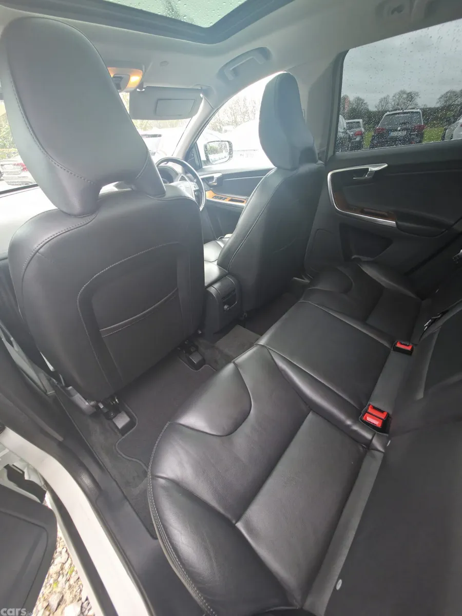 Volvo XC60 SUV, Diesel, 2016, White