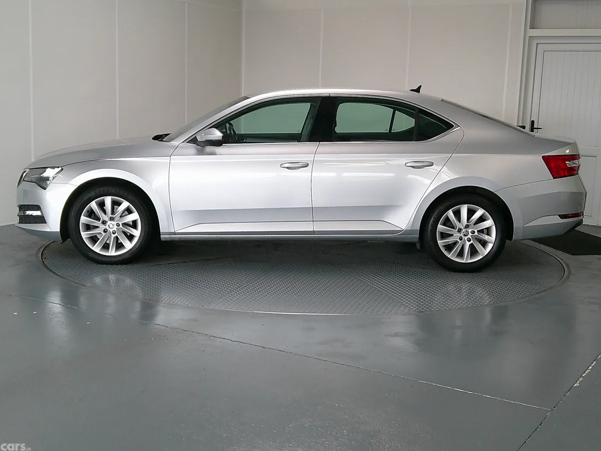 Skoda Superb Saloon, Diesel, 2022, Grey